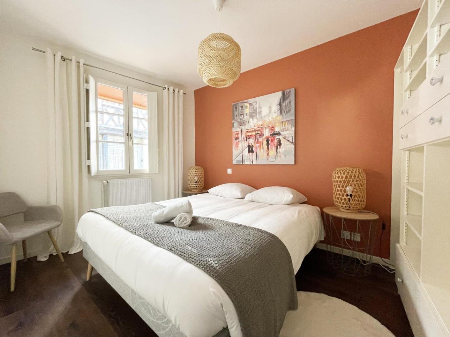 Le Patio De La Reine Berthe - Parking Included Apartment Chartres Exterior photo