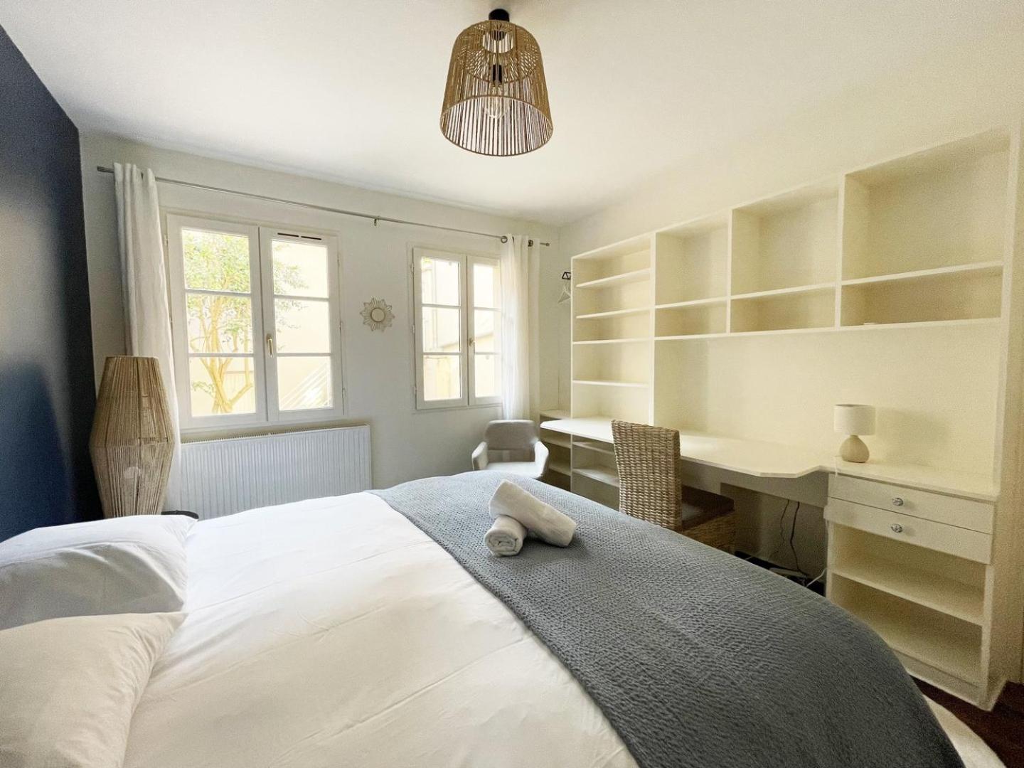 Le Patio De La Reine Berthe - Parking Included Apartment Chartres Exterior photo
