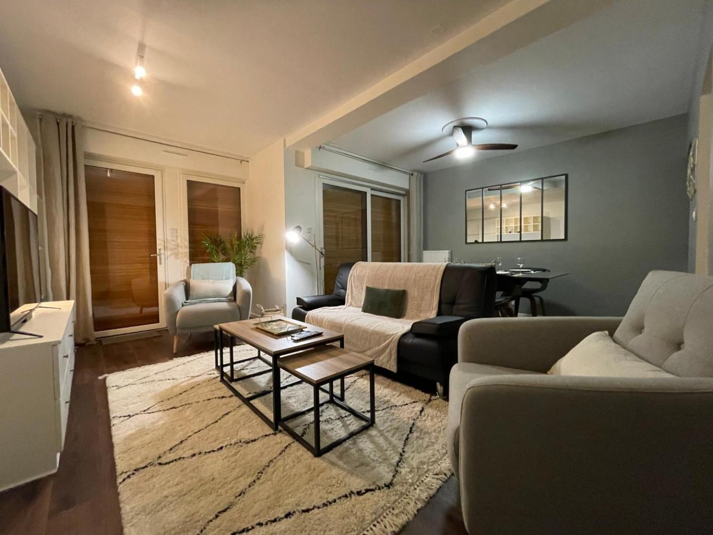 Le Patio De La Reine Berthe - Parking Included Apartment Chartres Exterior photo