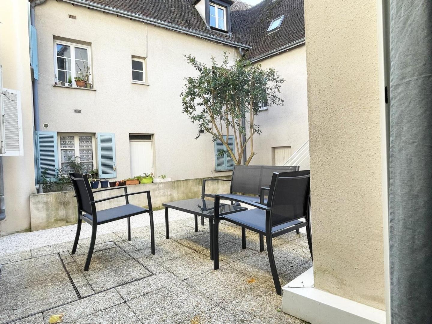 Le Patio De La Reine Berthe - Parking Included Apartment Chartres Exterior photo